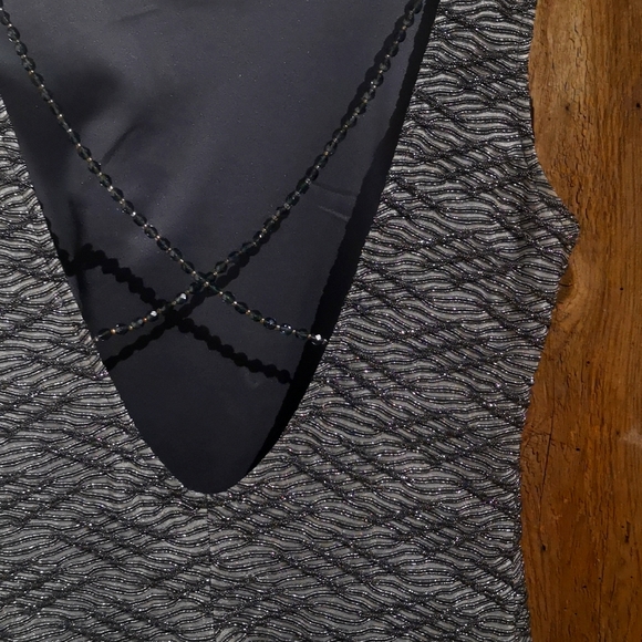 Elegant evening dress - Picture 2 of 8